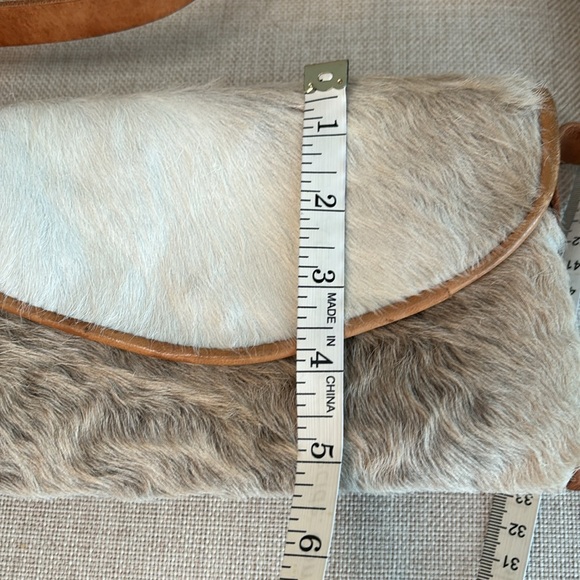 Handcrafted mohair crossbody bag - Picture 9 of 9
